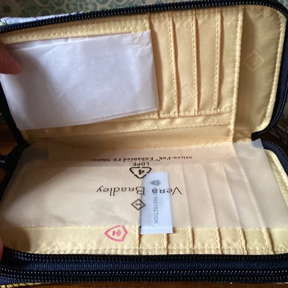 πHPπ NWT Vera Bradley RFID All in One Crossbody: Bloom Boom - Picture 9 of 14